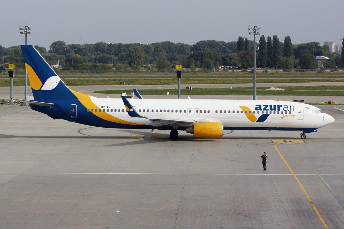 737-900 Azur Air