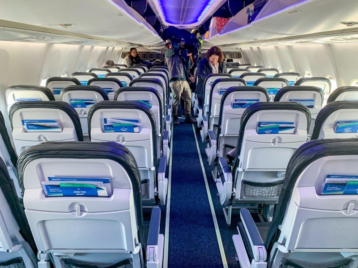 Самолеты Боинг 737-900 салон