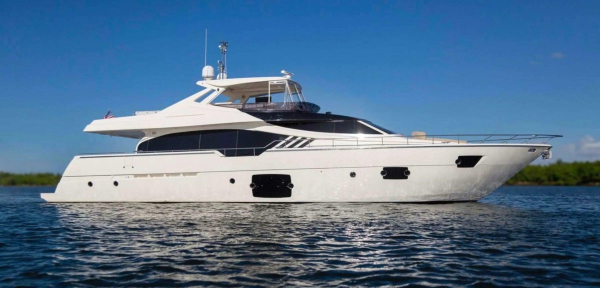 Моторная яхта Ferretti