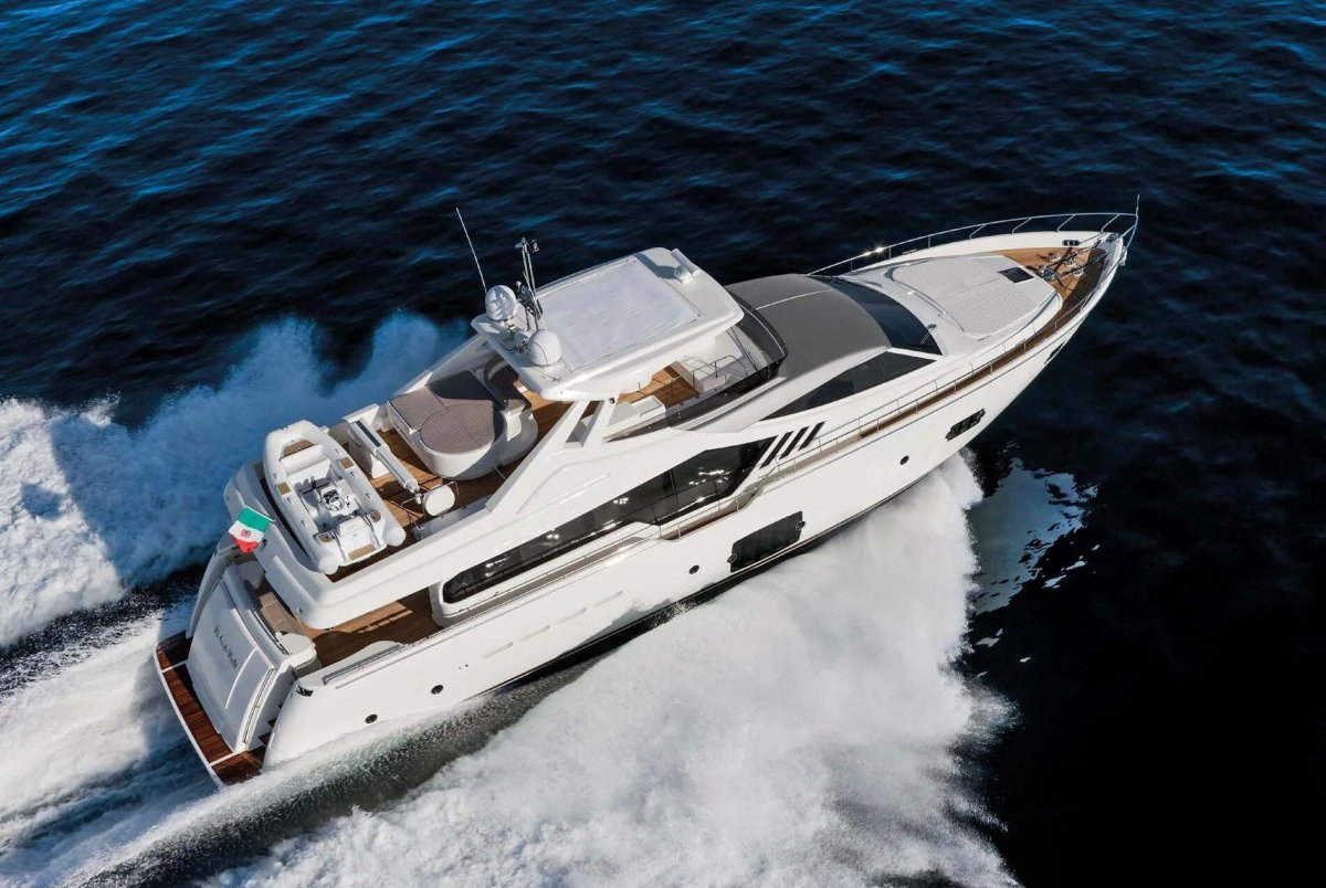 Моторная яхта Ferretti
