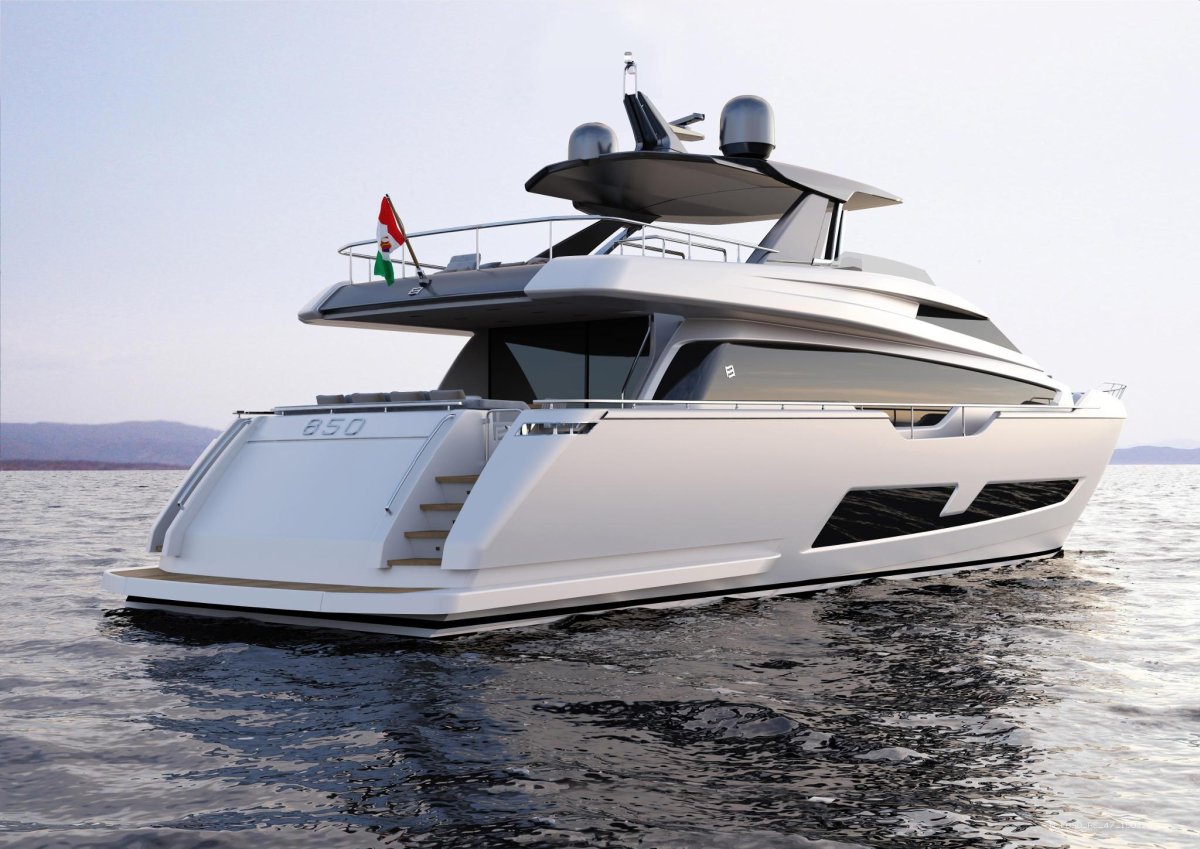 Яхта Феретти 850