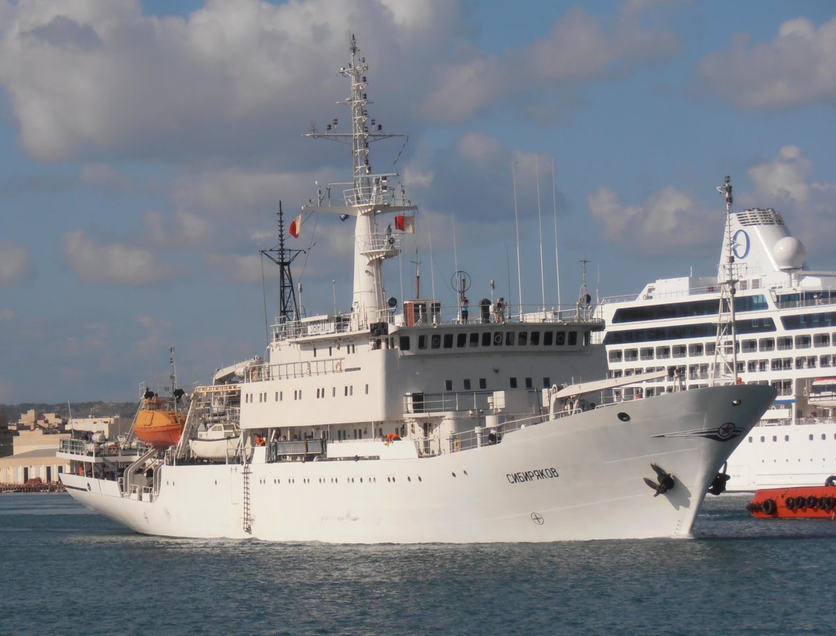 Гидрографическое судно Сибиряков проекта 865