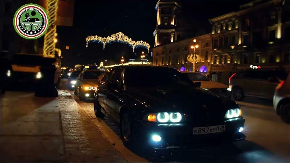 БМВ е38 ночью