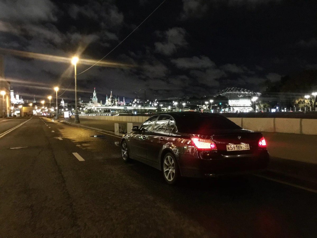 Ночная БМВ е60