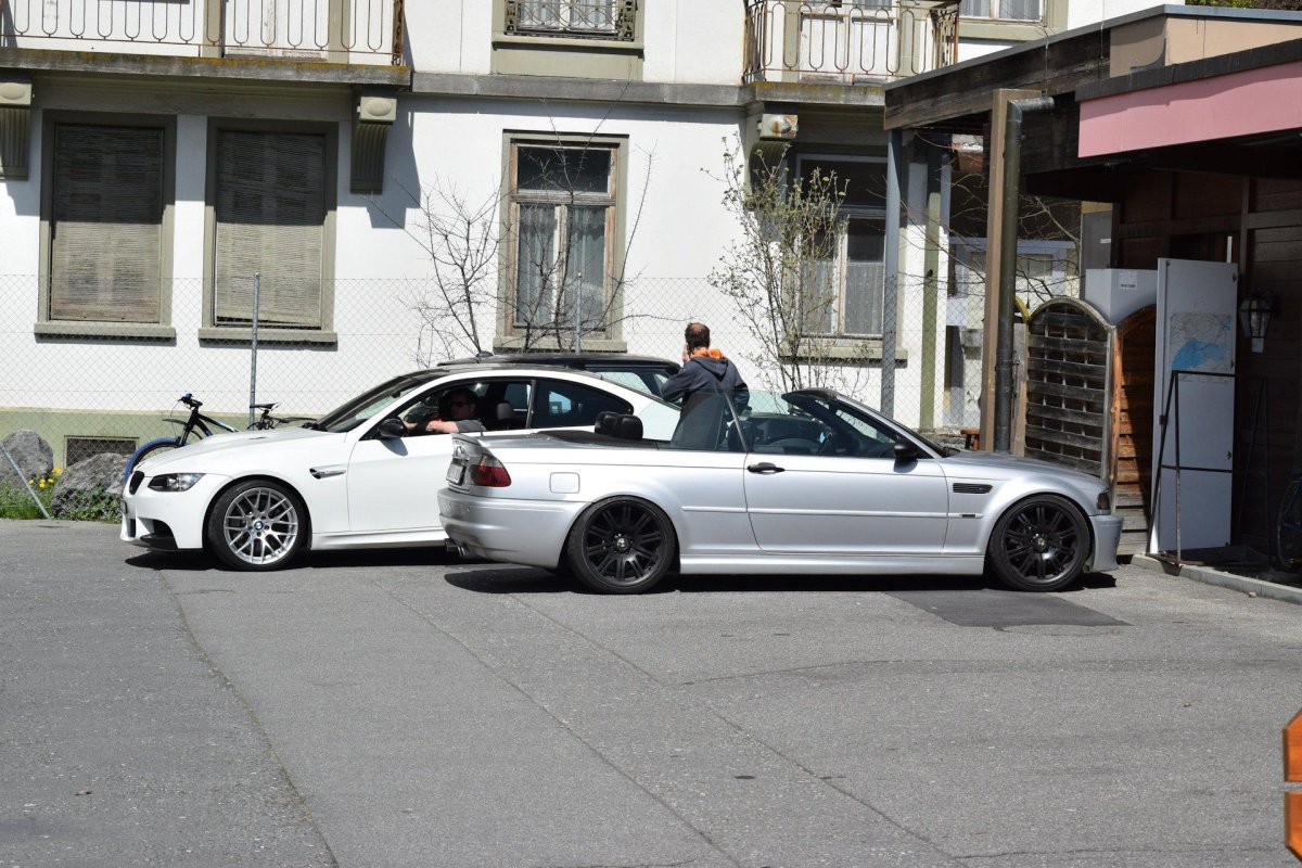 BMW на улице