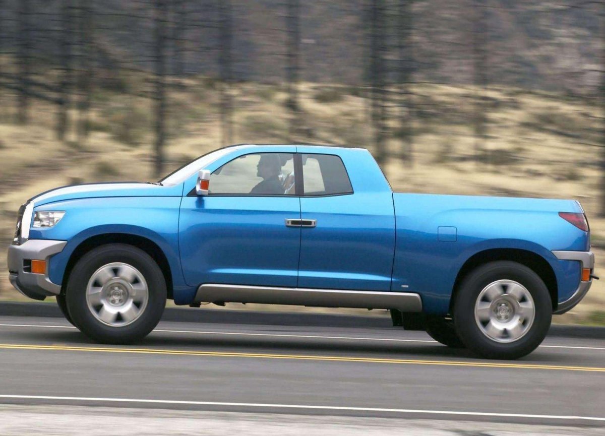 Тойота Хайлюкс 2004