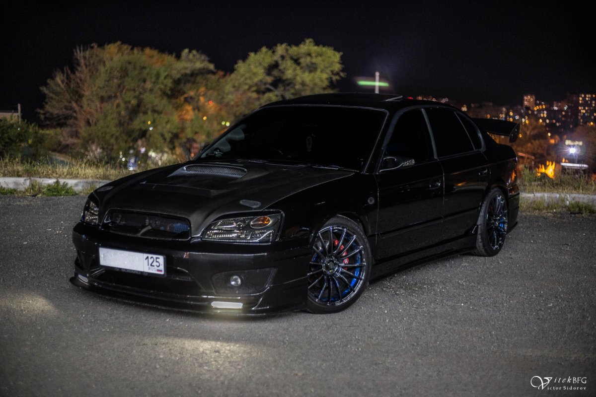 Subaru Legacy b4 черный