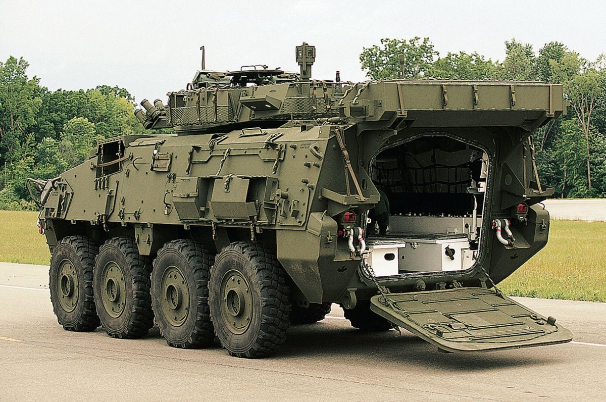 БТР Страйкер