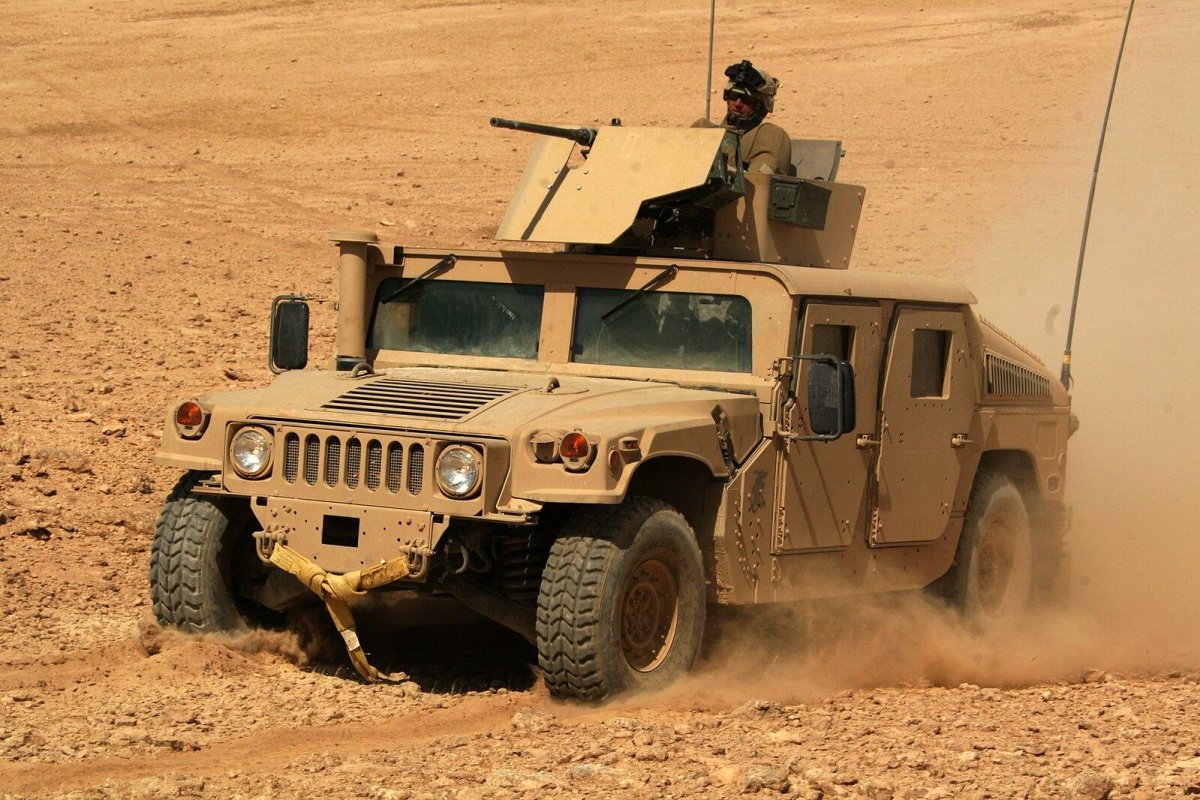 Хаммер HMMWV m1151
