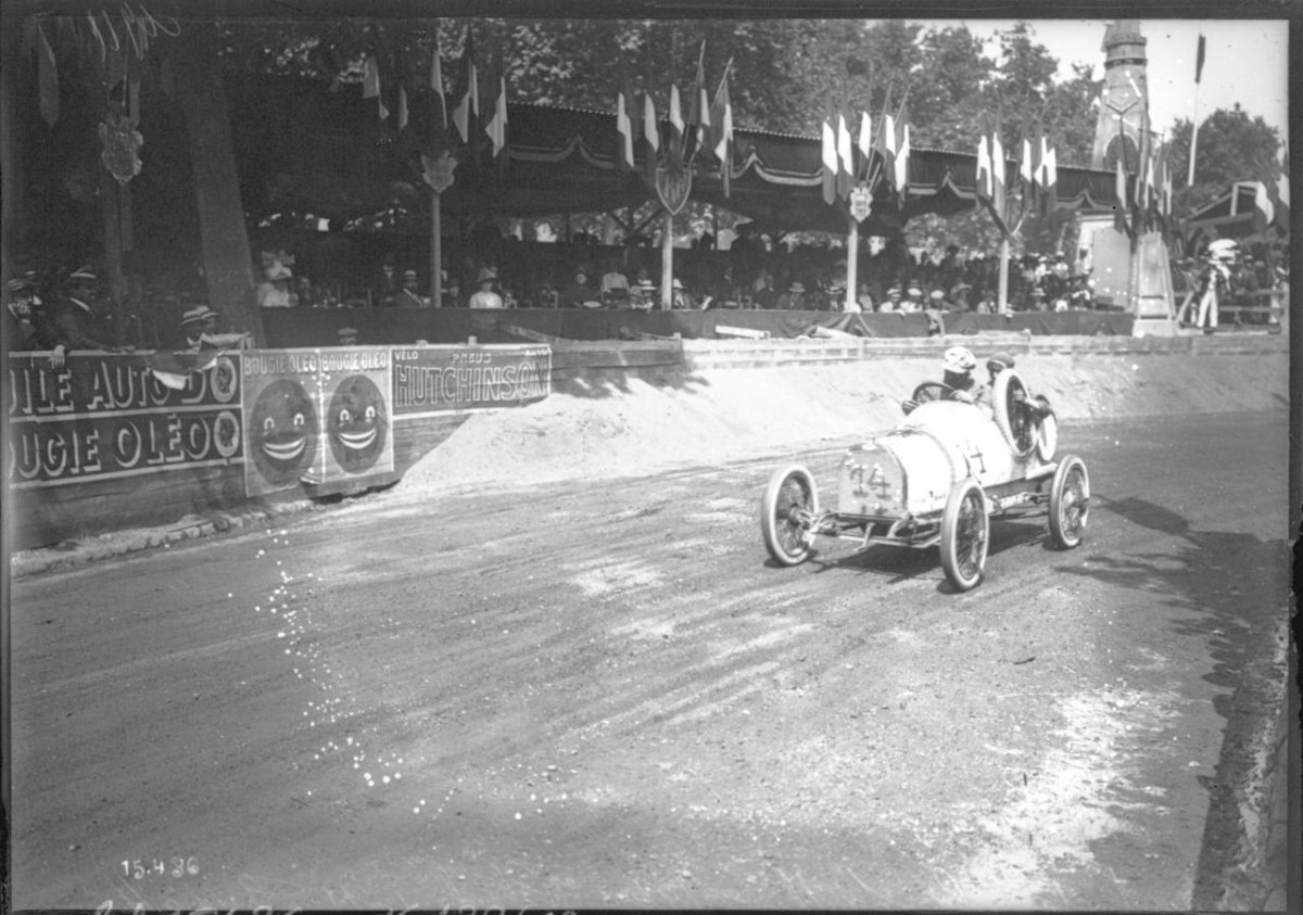 Автомобильный клуб Франции (АКФ).