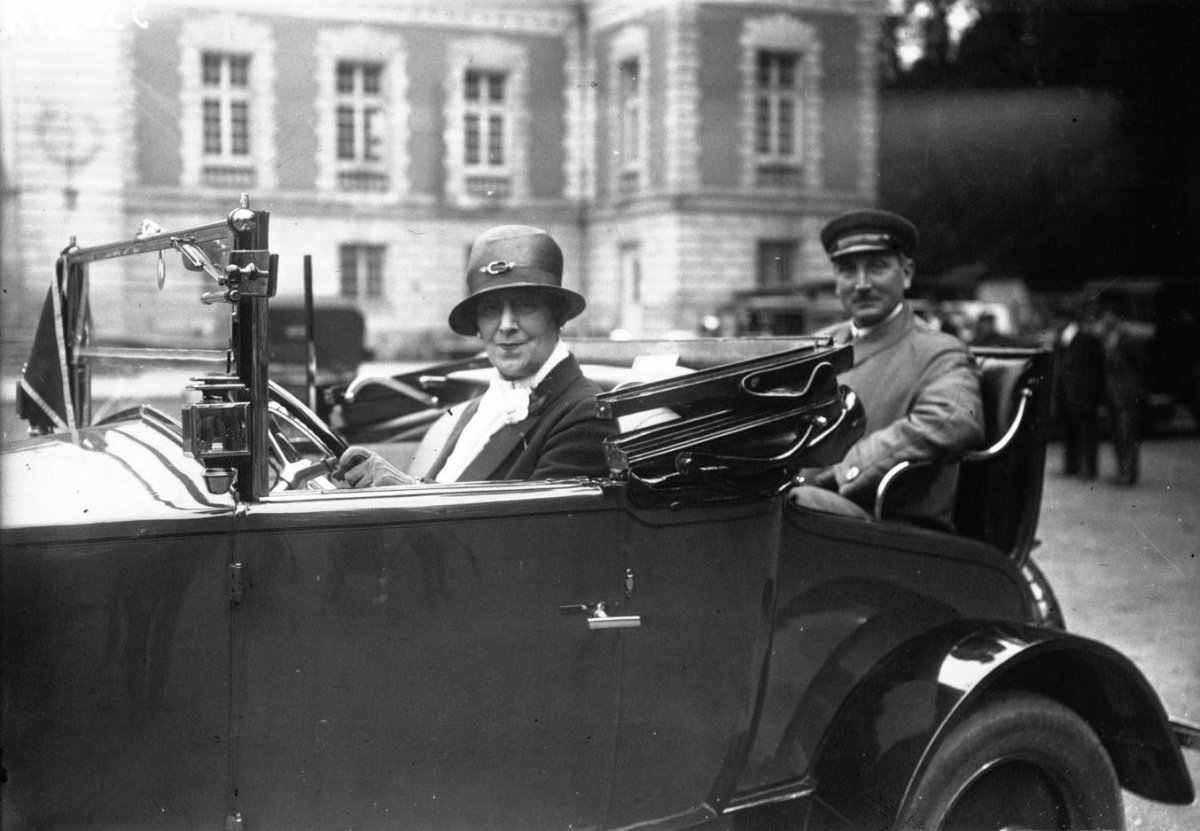 La Première sortie d’un collégien Линдер