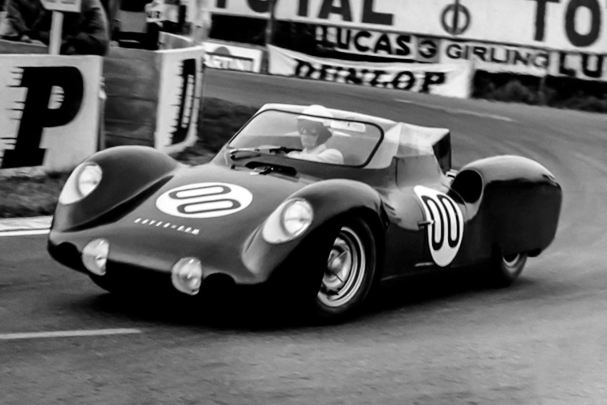 Le автомобиль