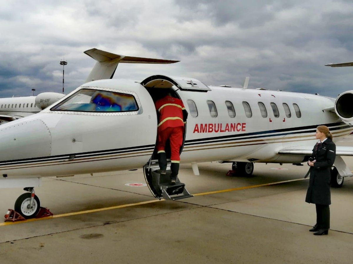 Медицинский самолет