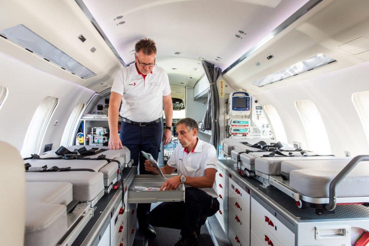 Медицинский самолет