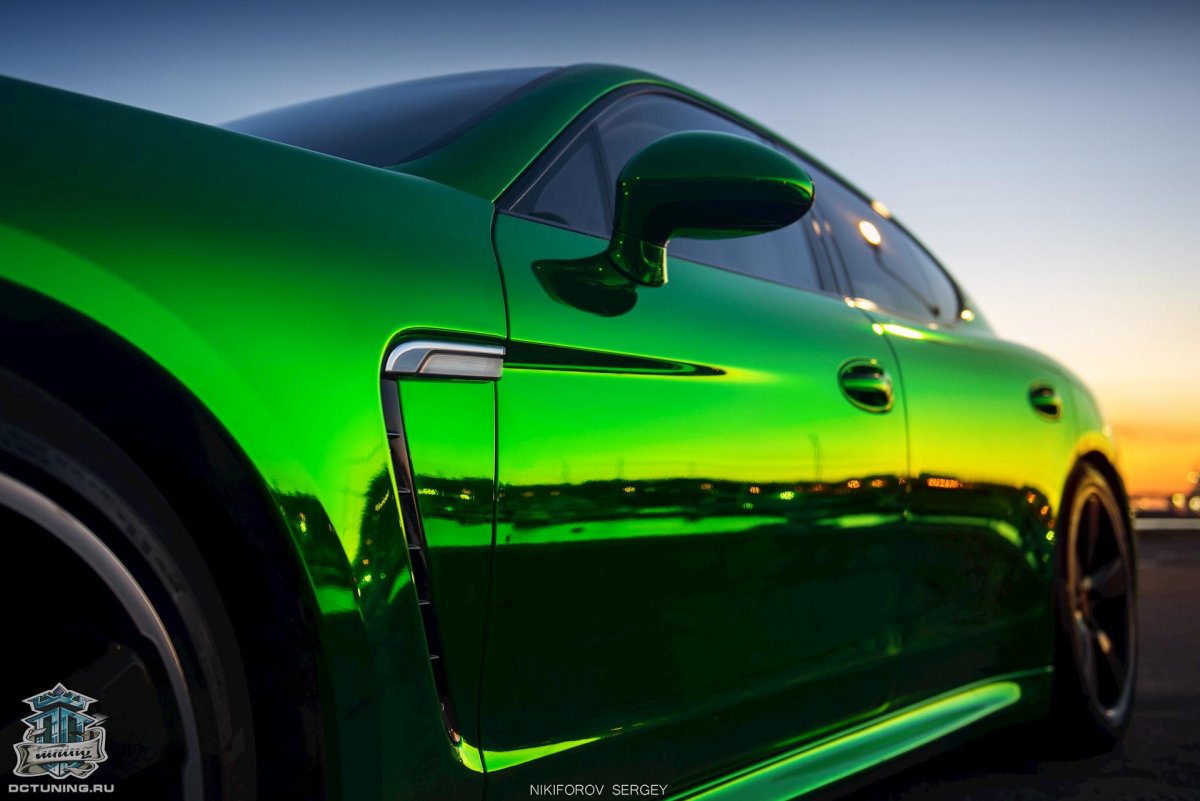 Порше Панамера изумрудный