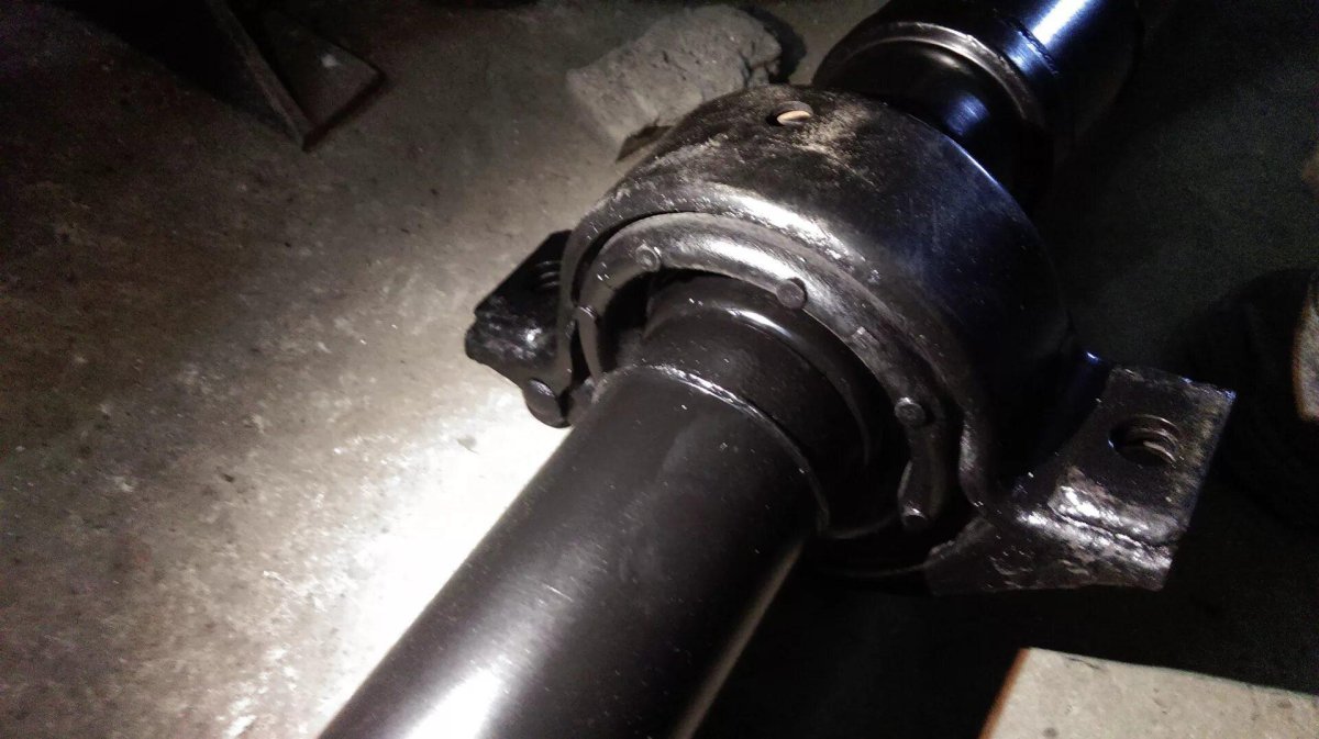 Nissan x-Trail t30 подвесной подшипник карданного вала