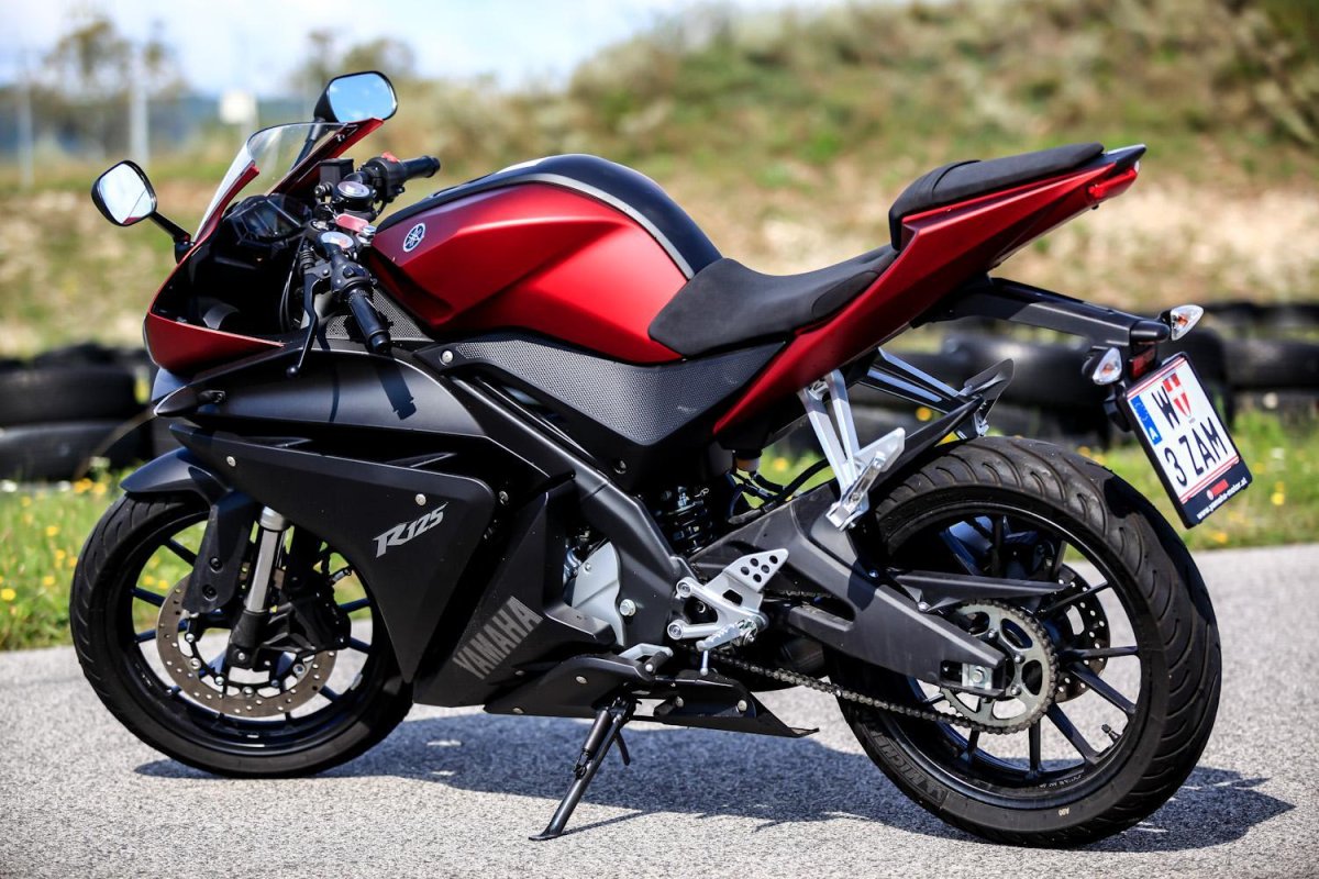 Yamaha YZF-r125 2015