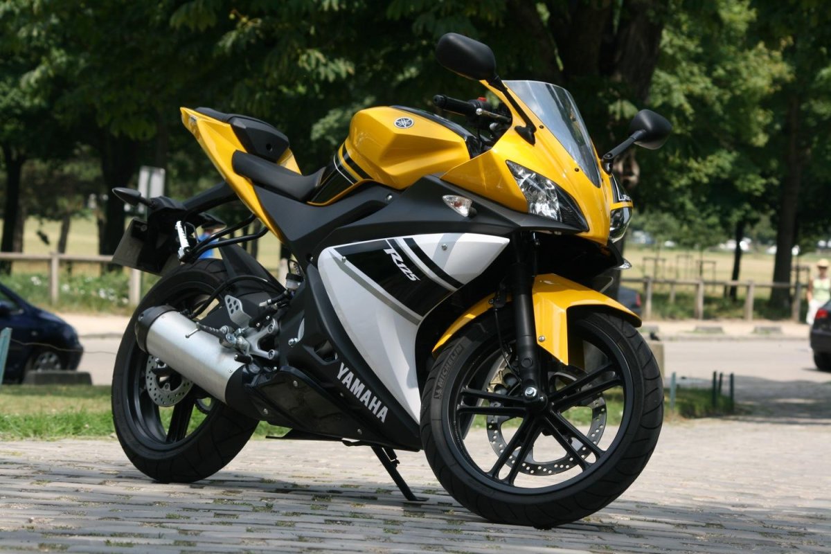 YZF r125