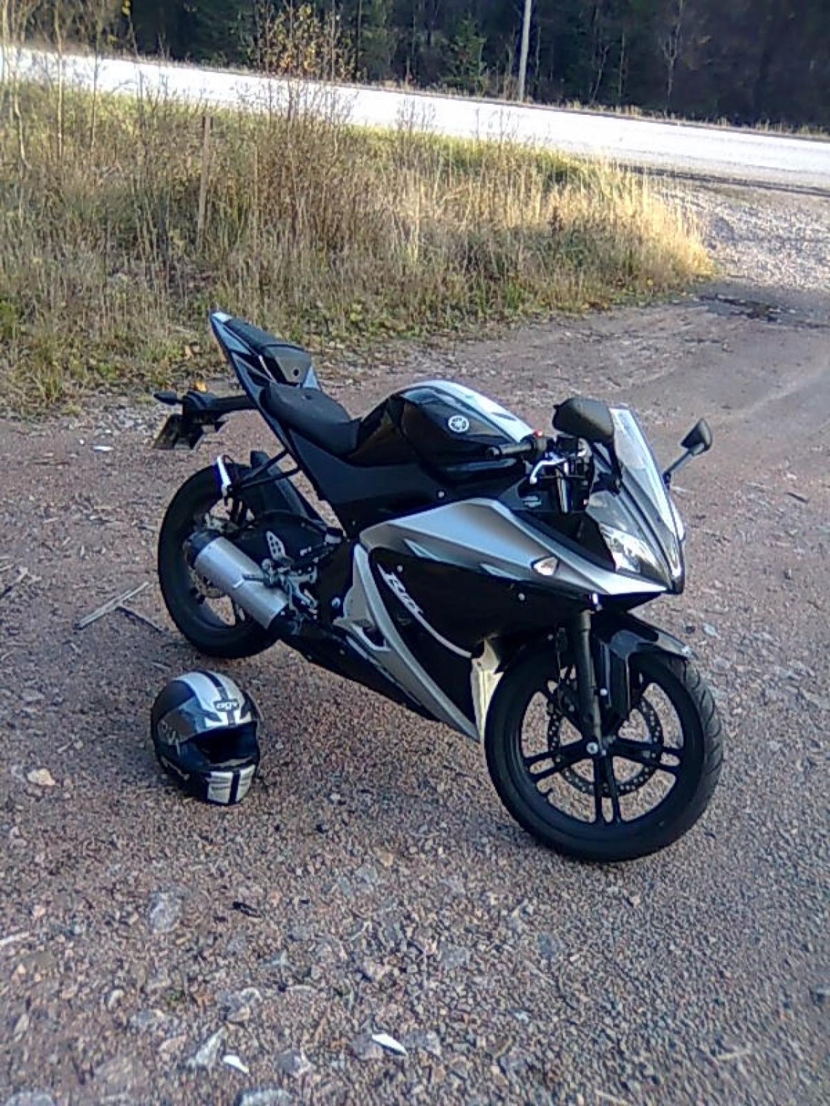 Yamaha YZF r125 Black