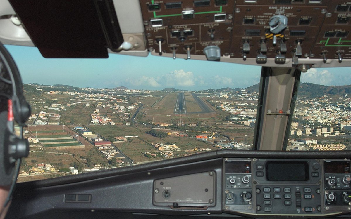 Кабина самолета