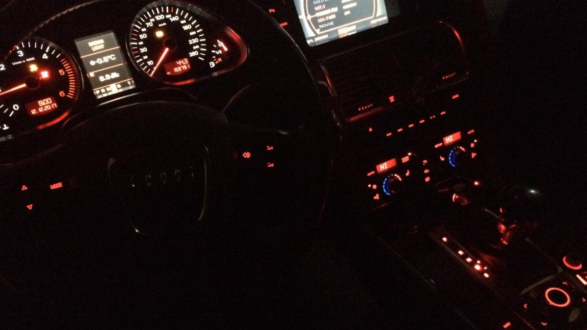 Ауди а6 с6 салон ночью