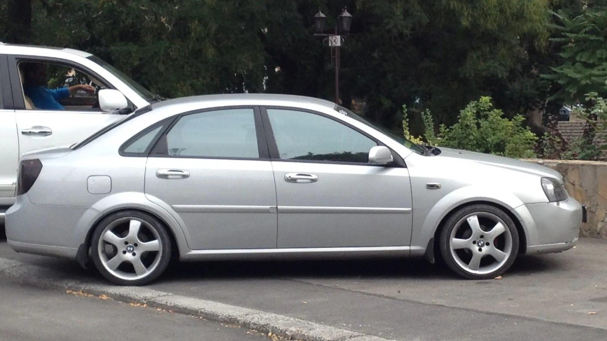 Chevrolet Lacetti r17