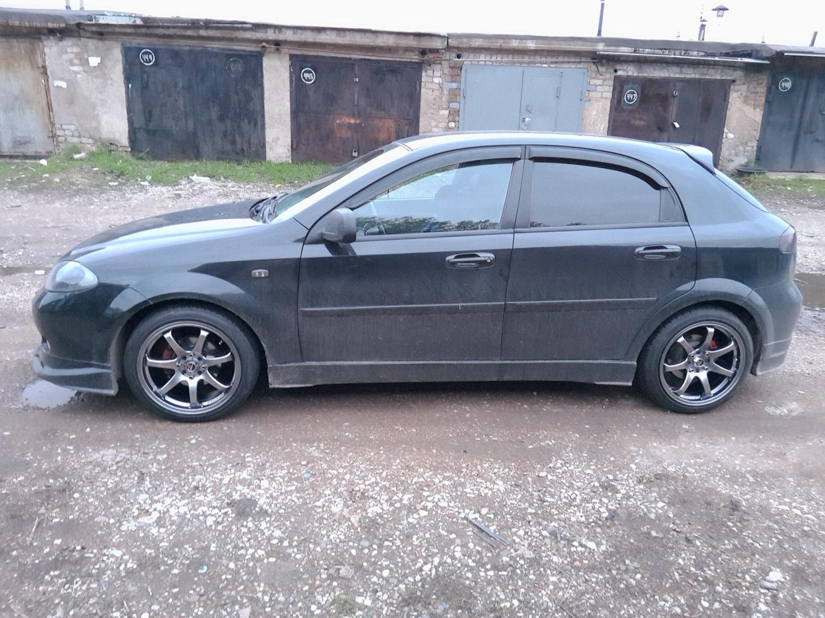Chevrolet Lacetti хэтчбек на 17 дисках