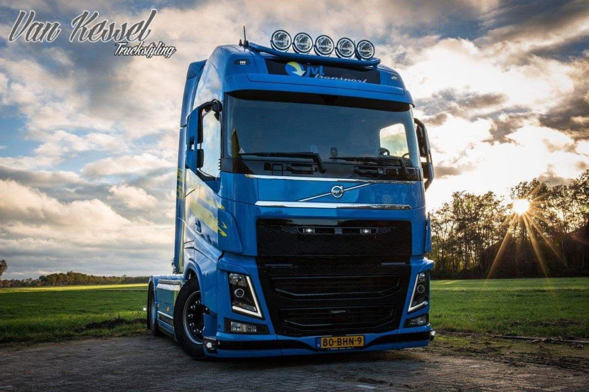 Грузовик Volvo fh16