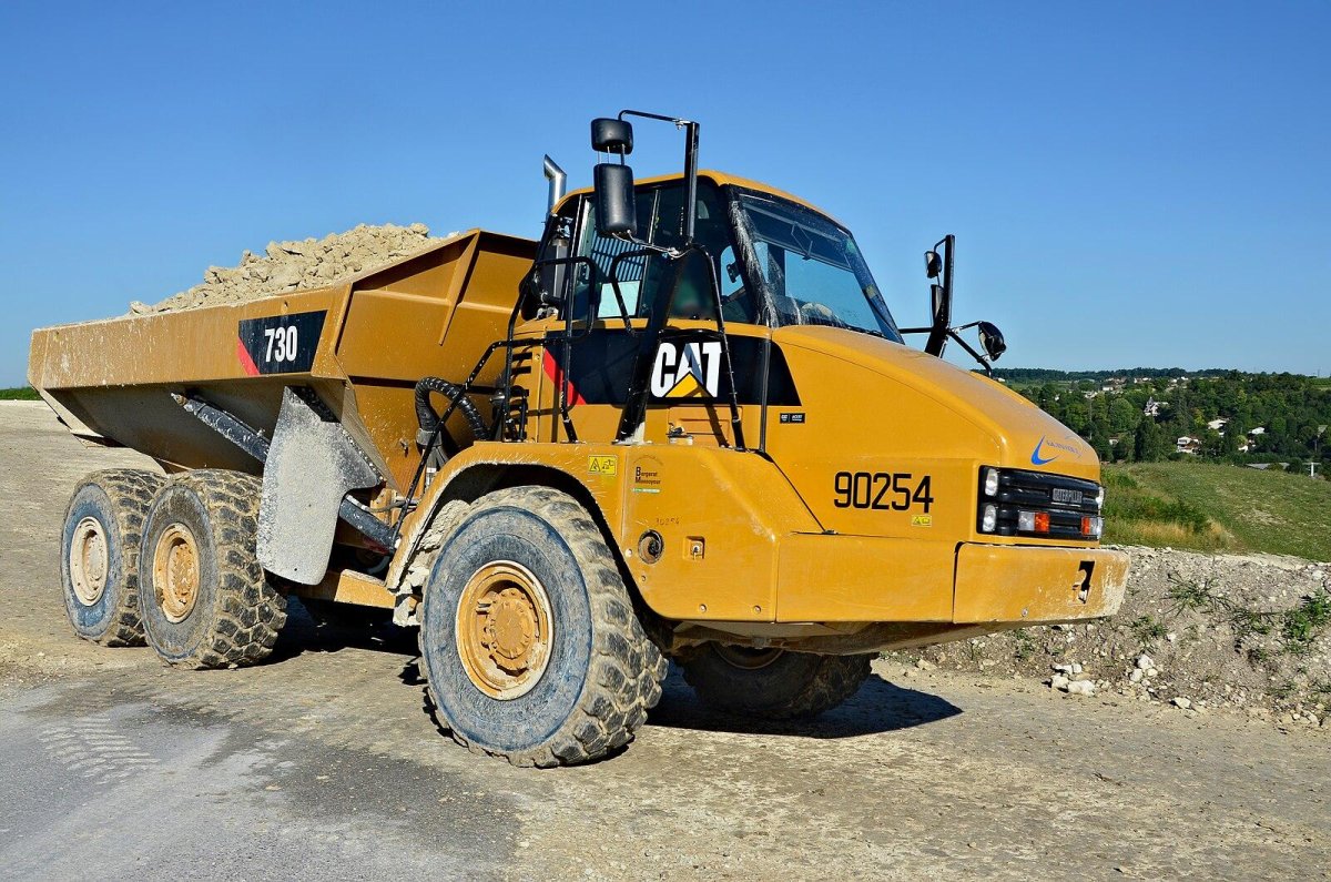 Caterpillar 730