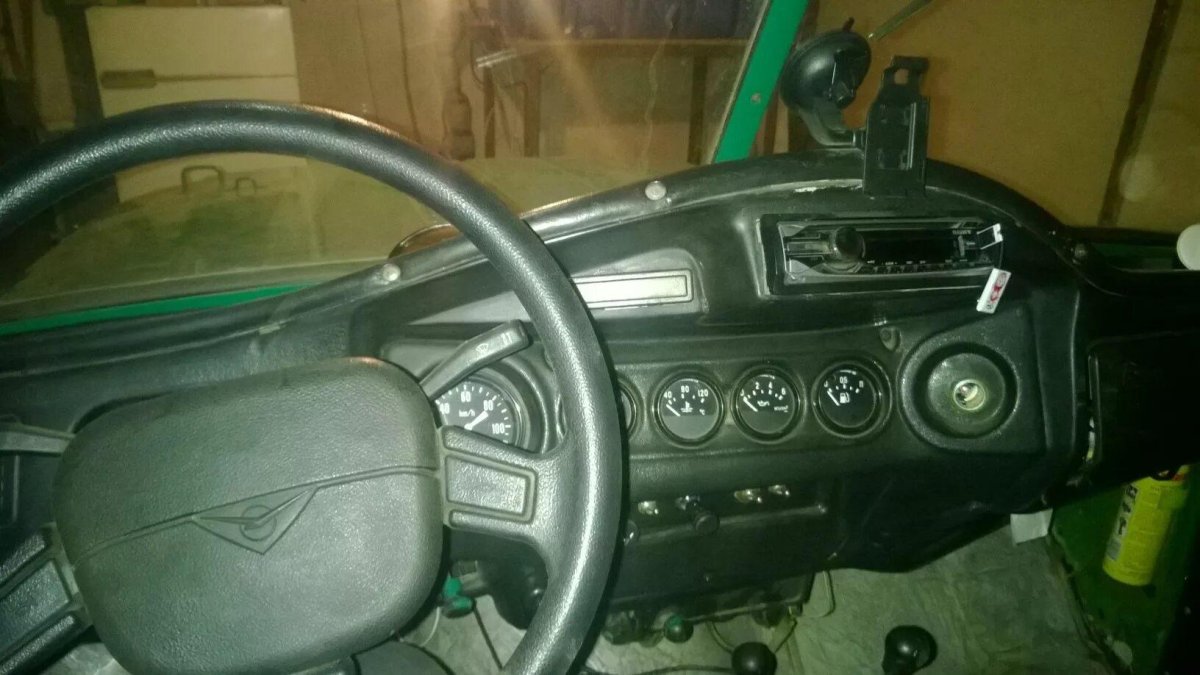 УАЗ 3151 накладка на панель приборов