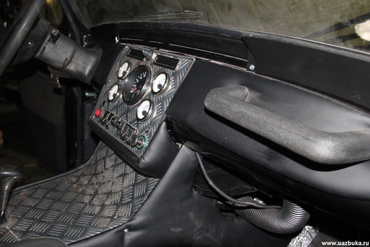 УАЗ 469 Хантер салон