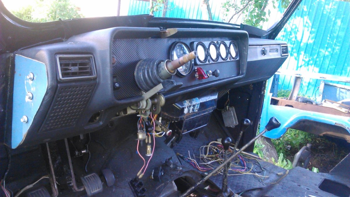 Панель от ВАЗ 2107 на УАЗ 31512