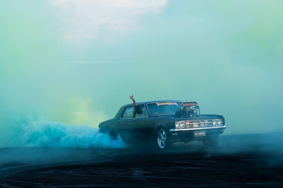 Машина в облаках