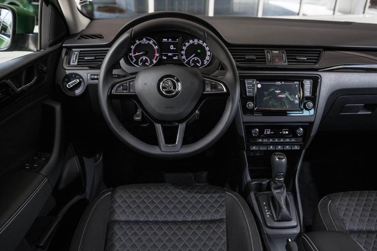 Шкода Рапид 2019 салон