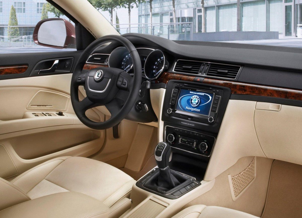 Шкода Суперб 2 салон