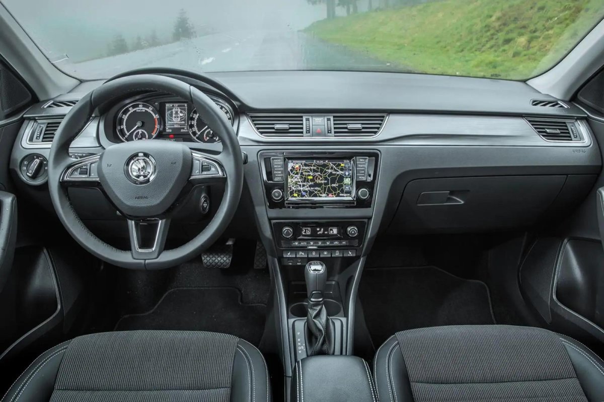 Шкода Рапид 2017 салон