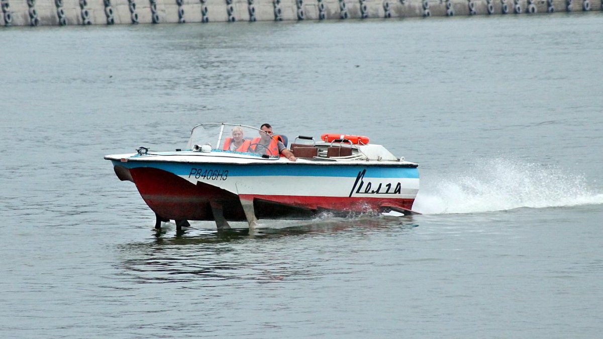 Катер Волга 343