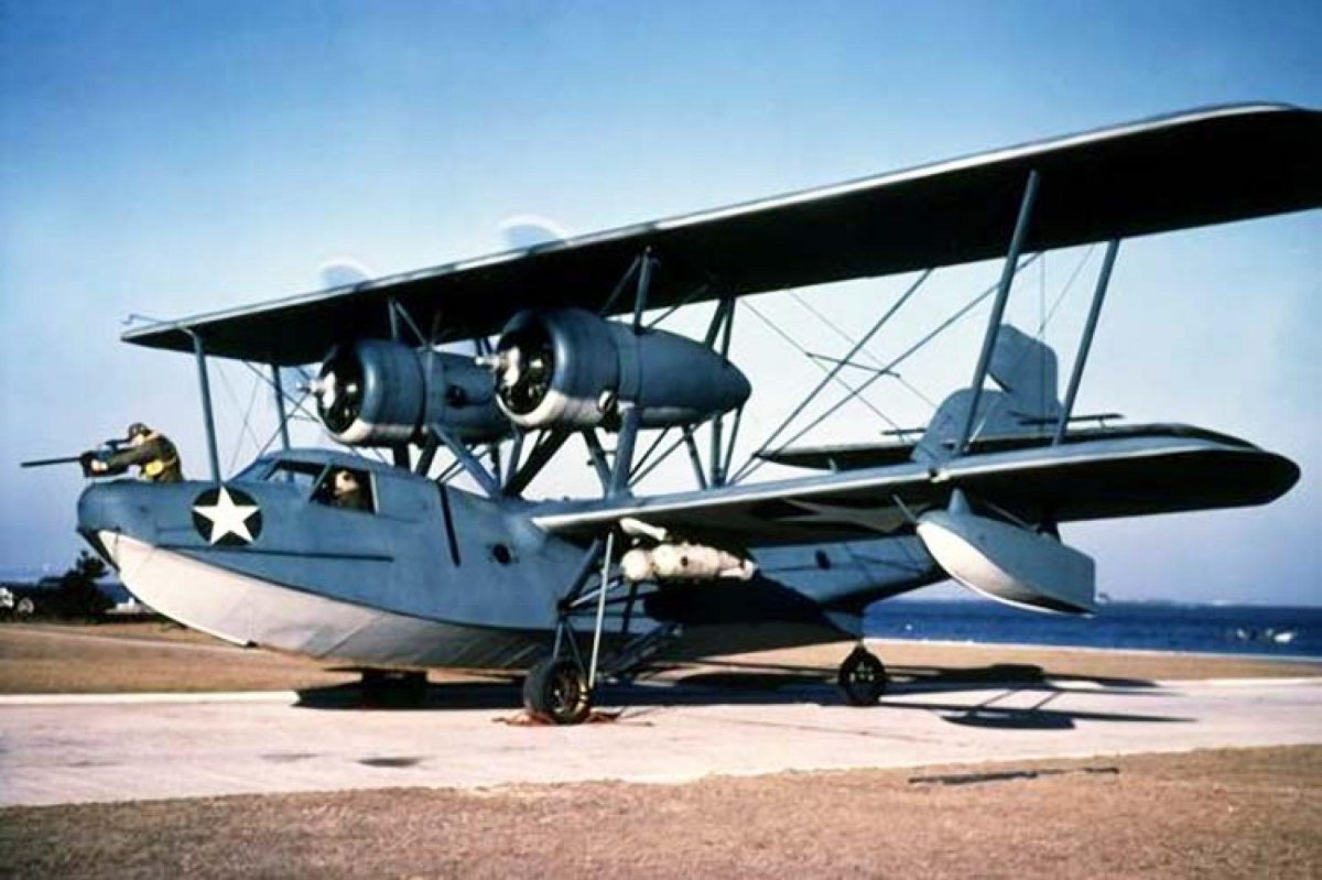 Биплан гидросамолет