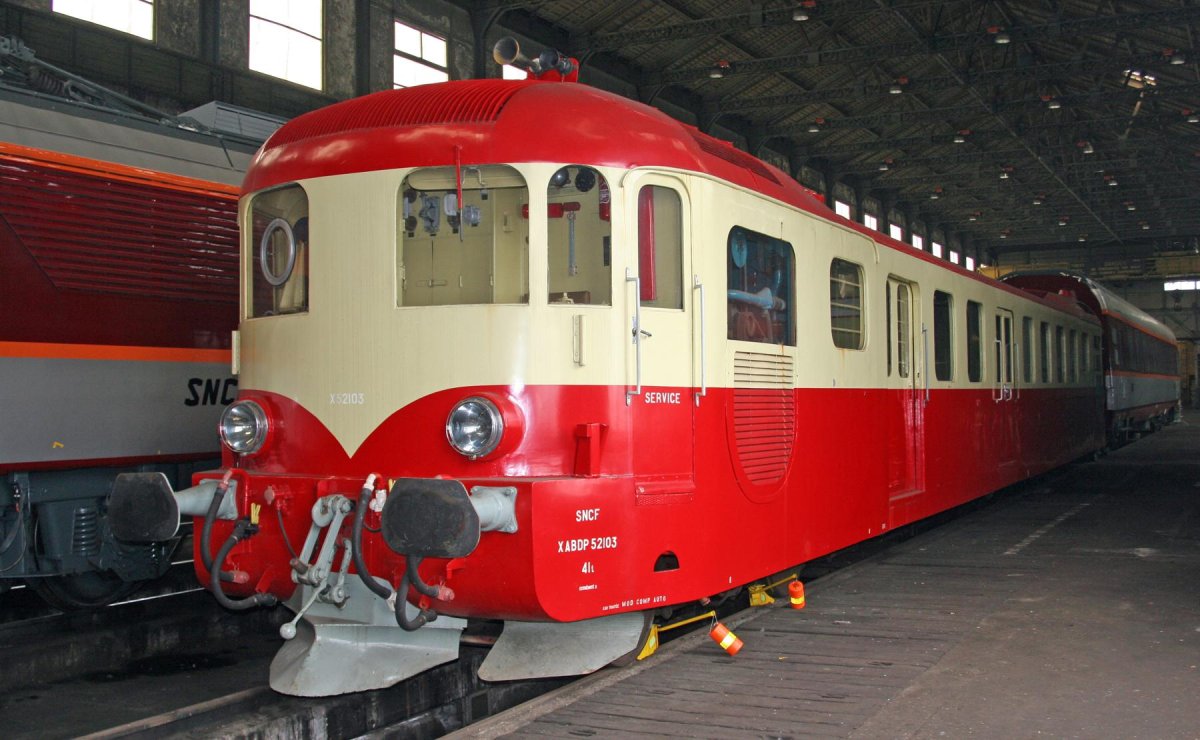 Декавилевская железная дорога