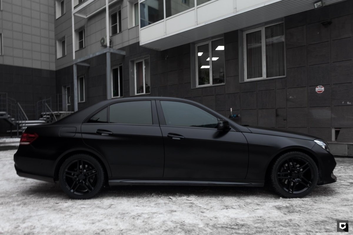 Мерседес 212 матовый черный