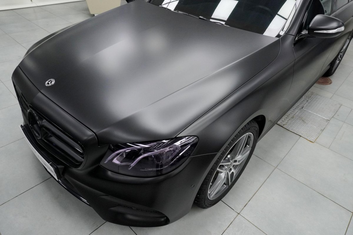 Мерседес e 200 2014 черный антихром