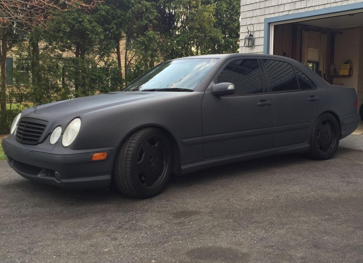 Мерседес 210 черный матовый