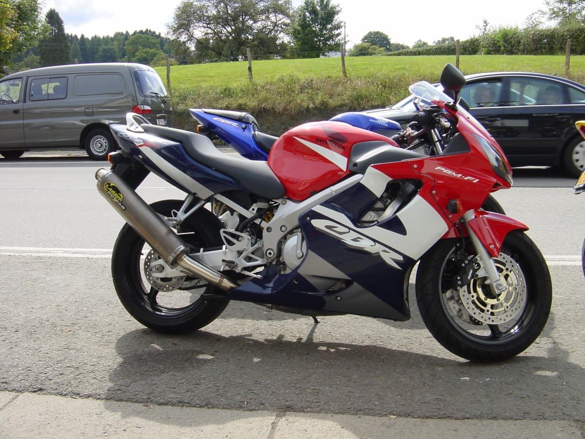 Хонда СБР 600 Ф