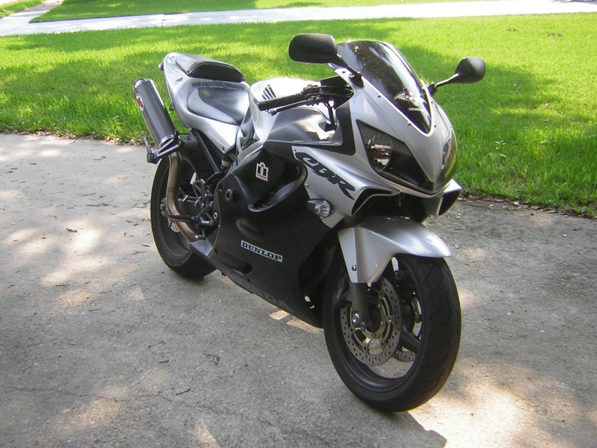 Хонда СБР ф4i