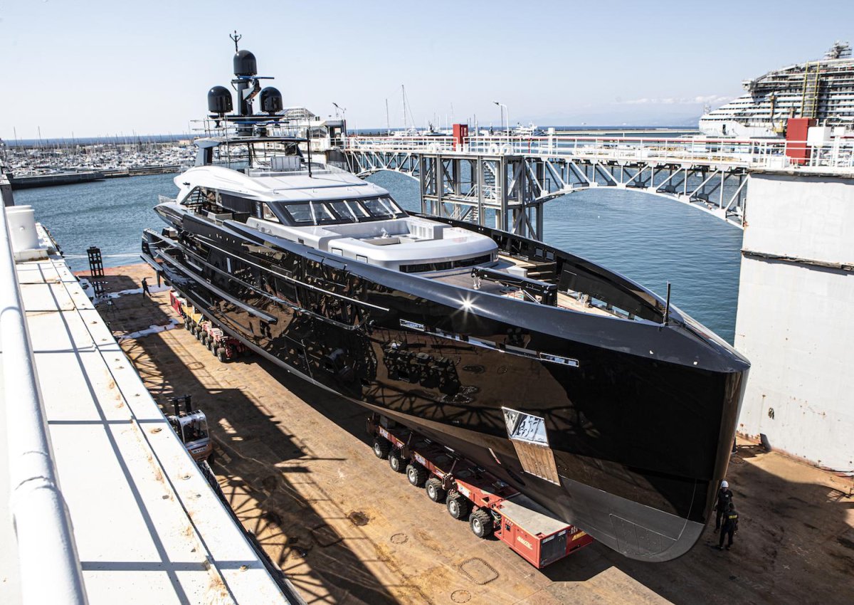 Яхта Олокун