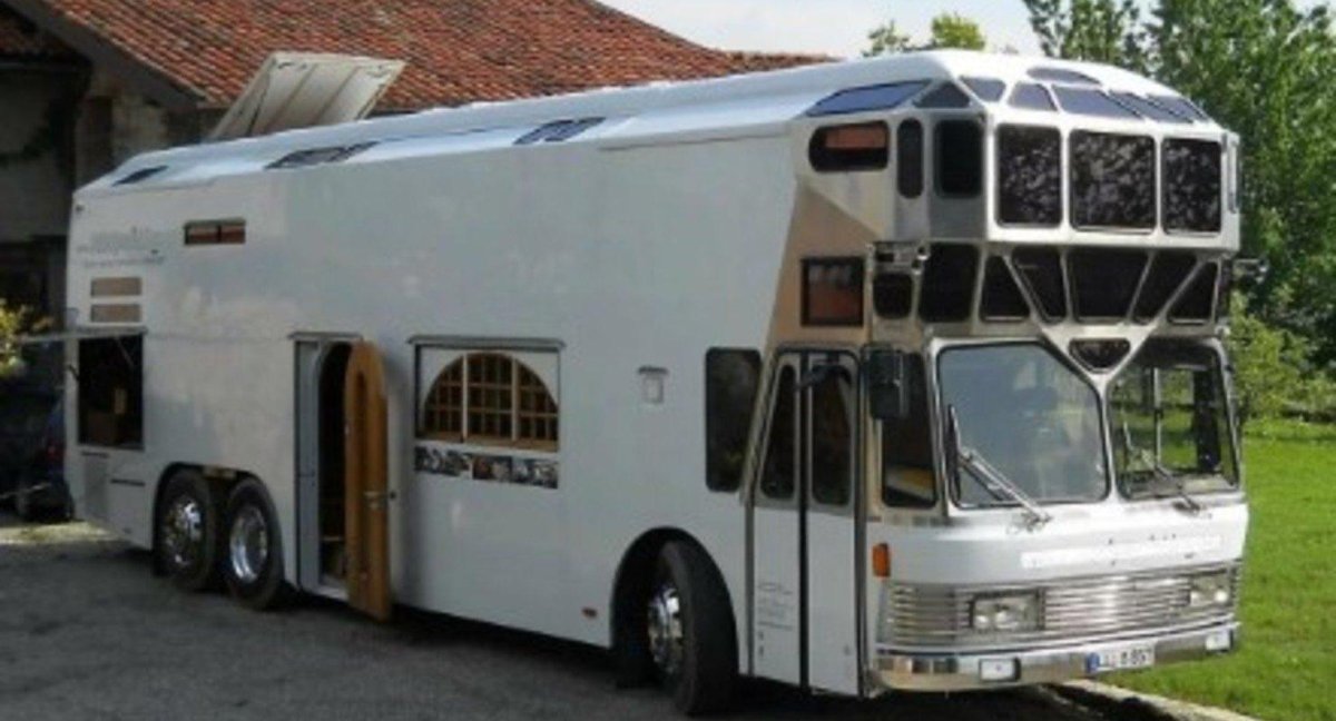 Neoplan Skyliner автодом