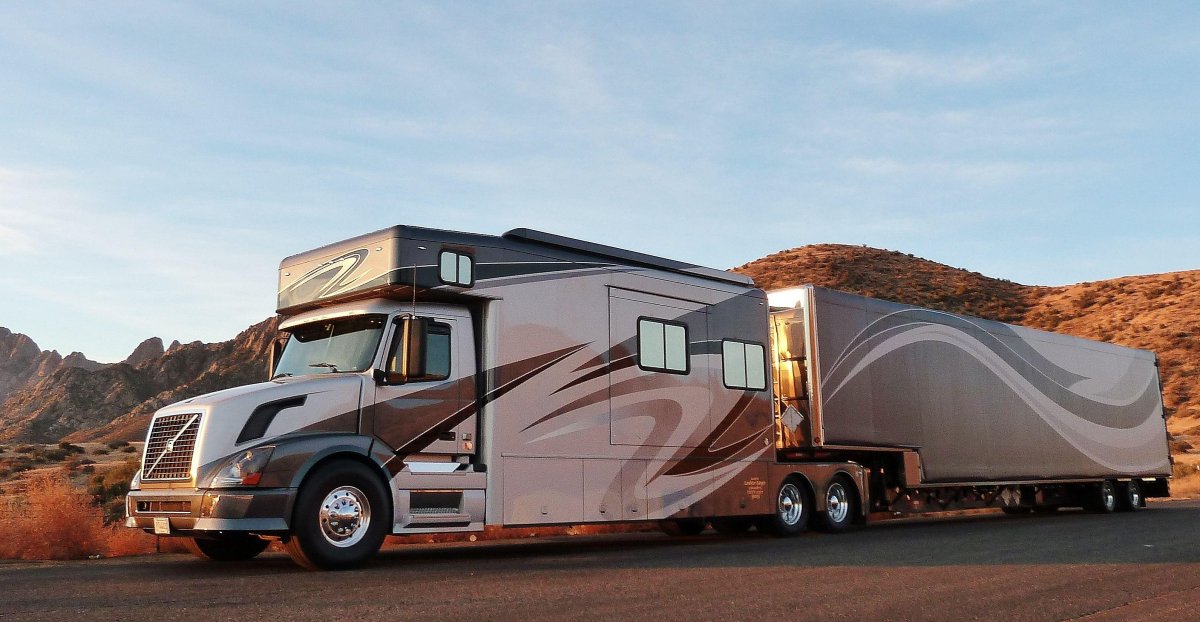 Volvo VNL Motorhome