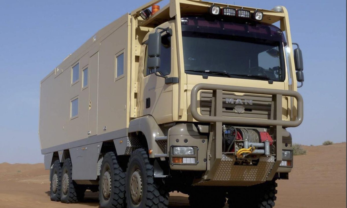 Автодом Mercedes 8x8 Expedition