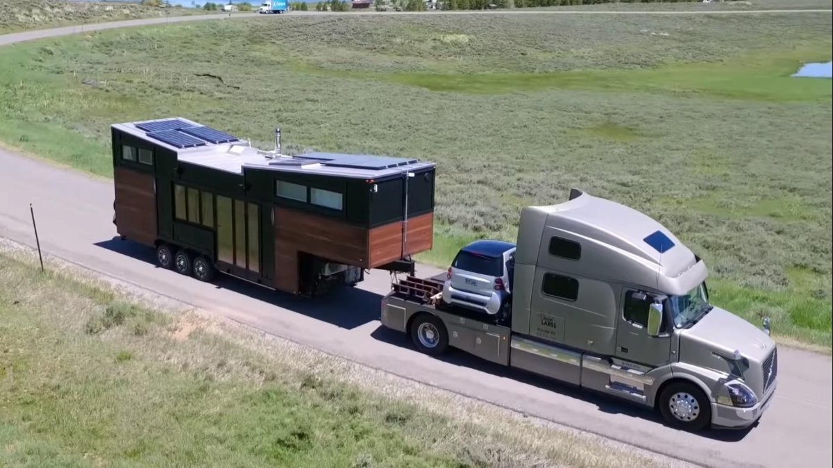 Дом на колесах на базе фуры