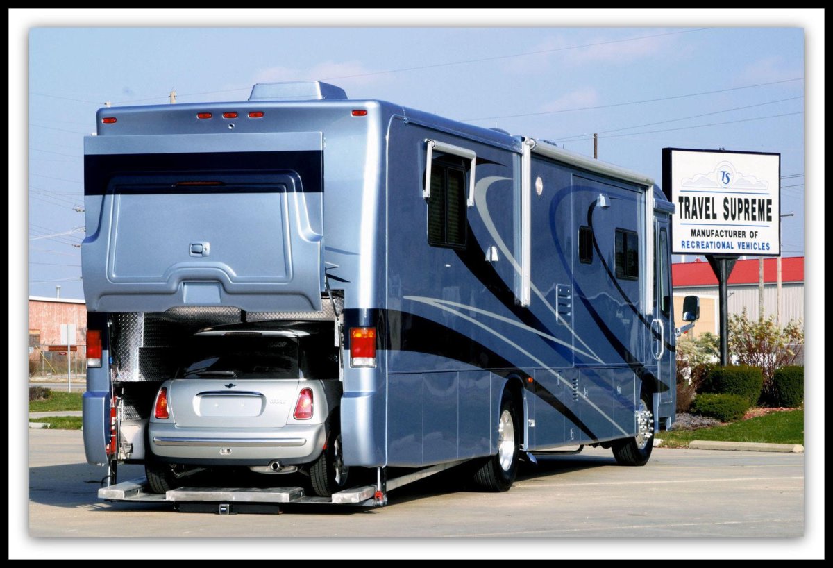 Фургон туристов